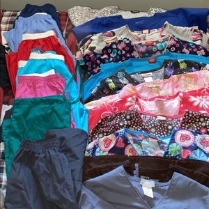 Small scrub top and pants lot